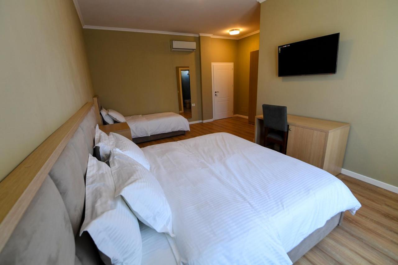 Santo Hotel Shkodër Extérieur photo